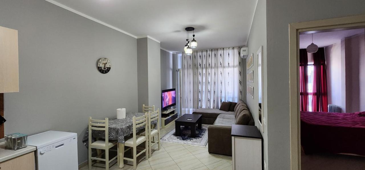 Pleasing Place With Free Parking On Site In Tirana Komuna E Parisit 외부 사진