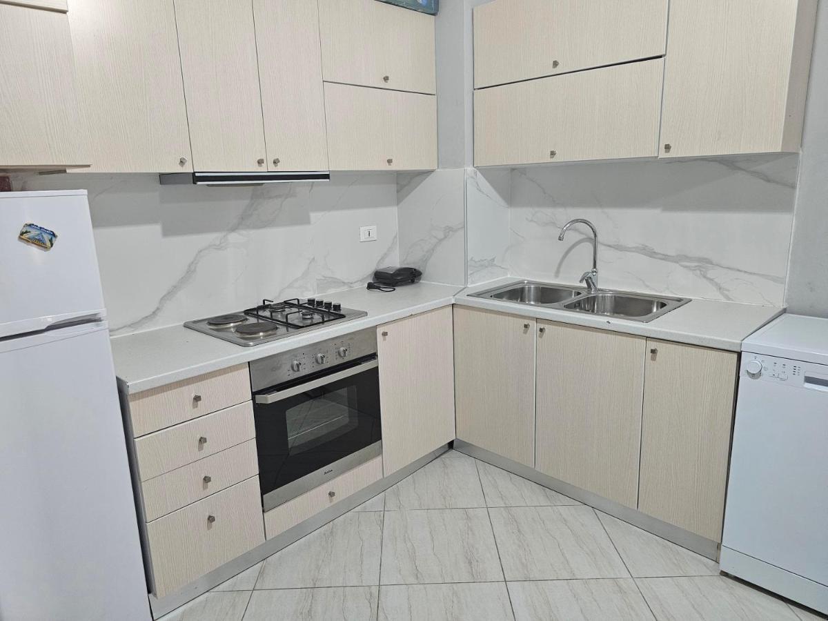 Pleasing Place With Free Parking On Site In Tirana Komuna E Parisit 외부 사진